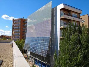 prédios com vidros de energia solar